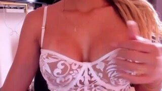 Tracy Simmons nude on webcam in her Live Sex Chat Room