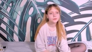 JessieLoo nude on webcam in her Live Sex Chat Room