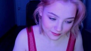 Julia-Caramel nude on webcam in her Live Sex Chat Room