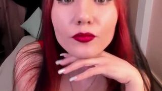 moms-lil-kitty nude on webcam in her Live Sex Chat Room