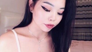 MoonLovee nude on webcam in her Live Sex Chat Room