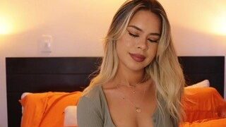 Vanessa nude on webcam in her Live Sex Chat Room