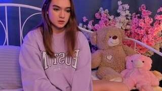 Chloe nude on webcam in her Live Sex Chat Room