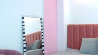 Amelie-sweet nude on webcam in her Live Sex Chat Room