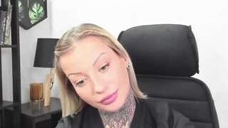 ChloexHottie nude on webcam in her Live Sex Chat Room