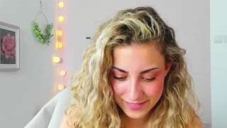GiaLopez18 nude on webcam in her Live Sex Chat Room