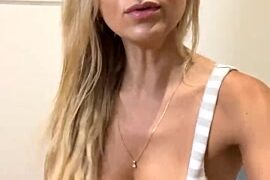 StracciaStella- nude strip on cam for live porn video chat