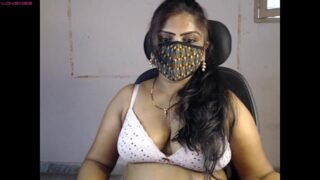 harika-sexy nude strip on cam for live porn video chat