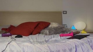 JulietteVolpeWyorika nude strip on cam for live porn video chat