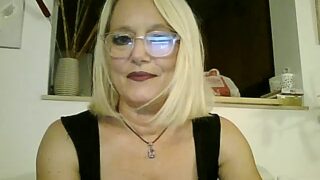 kikkastar nude strip on cam for live porn video chat