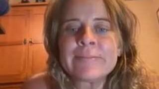 Sexybrightblue843 nude on webcam in her Live Sex Chat Room