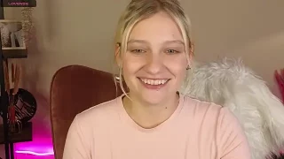 Ariaa_Moon nude strip on cam for live porn video chat