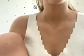 sariyimsari nude strip on cam for live porn video chat