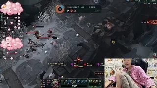 SNAKEgirlQAQ nude strip on cam for live porn video chat