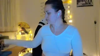 Elin25 nude strip on cam for live porn video chat
