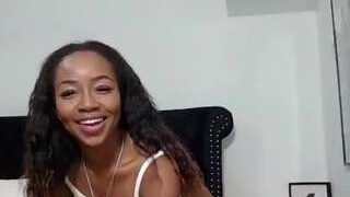 BuxDelight nude on cam in her Live Sex Chat Room