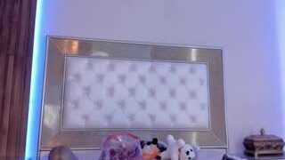 Moon, ?? nude on cam in her Live Sex Chat Room