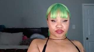 Cinnamon nude on cam in her Live Sex Chat Room