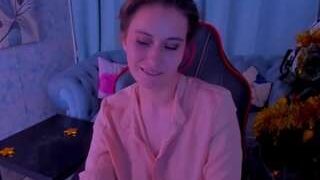 Melissa-cutie nude on cam in her Live Sex Chat Room