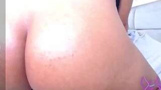 Crystal-Bennz nude on cam in her Live Sex Chat Room