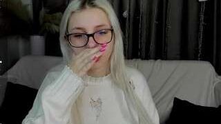 CindySwim nude on cam in her Live Sex Chat Room