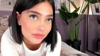 Elle Diane , ? nude on cam in her Live Sex Chat Room
