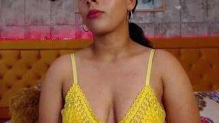 Laurenmartiins nude on cam in her Live Sex Chat Room
