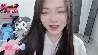 MinhHa-18 nude strip on webcam for live porn chat