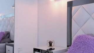 Naughty Milf nude on cam in her Live Sex Chat Room