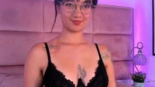 Aily Yozuko nude on cam in her Live Sex Chat Room