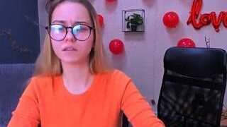 liana-kisses nude on cam in her Live Sex Chat Room