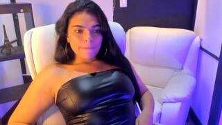 Madeline nude on cam in her Live Sex Chat Room