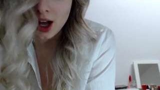 MineaJ nude on cam in her Live Sex Chat Room