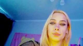 MoranaKit nude on cam in her Live Sex Chat Room