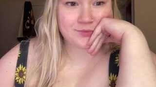 Piggy Rose nude on cam in her Live Sex Chat Room