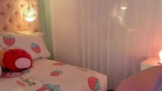 Strawberry nude on cam in her Live Sex Chat Room