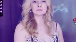Eleonores nude on cam in her Live Sex Chat Room