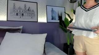 Elle Diane , ? nude on cam in her Live Sex Chat Room