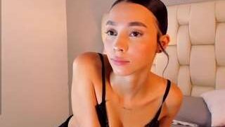 emmelyx nude on cam in her Live Sex Chat Room