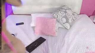 kendall , ? nude on cam in her Live Sex Chat Room