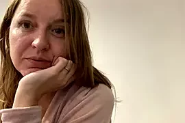 MolliSwitti nude strip on webcam for live porn chat