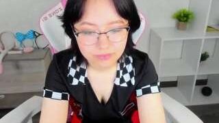 Maryam nude on cam in her Live Sex Chat Room