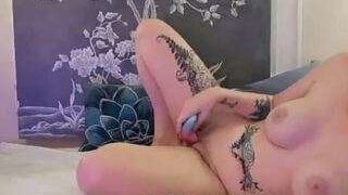 Pheonix-Rose nude on cam in her Live Sex Chat Room