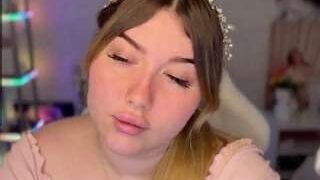 PrincessDi nude on cam in her Live Sex Chat Room
