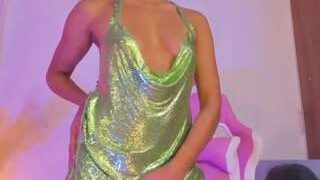 SweetLaura nude on cam in her Live Sex Chat Room