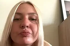 11SwedenBambi11 nude strip on webcam for live porn chat