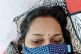 Bhabhi_no-1 nude strip on webcam for live porn chat