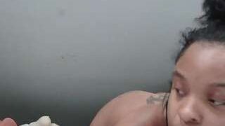 Lavish squirter nude on cam in her Live Sex Chat Room