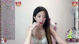 Qiana-992 nude strip on webcam for live porn chat