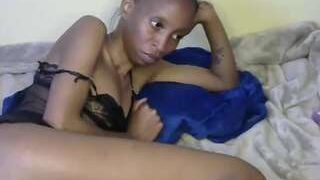 Sexxybird nude on cam in her Live Sex Chat Room